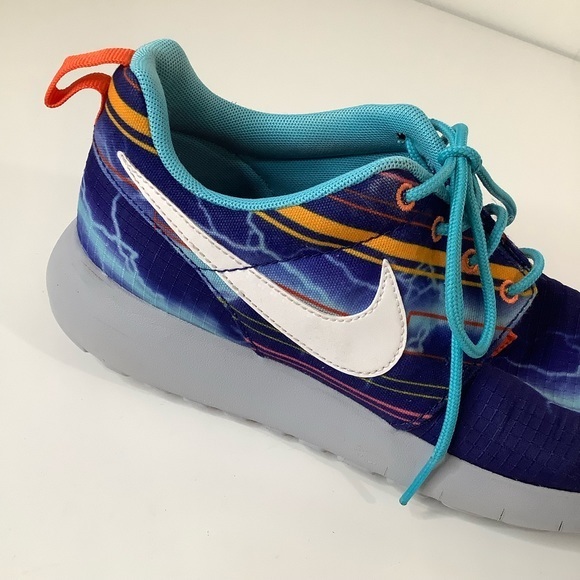 Nike Roshe run lighting bolt sneakers SZ 6.5 youth - Picture 8 of 13